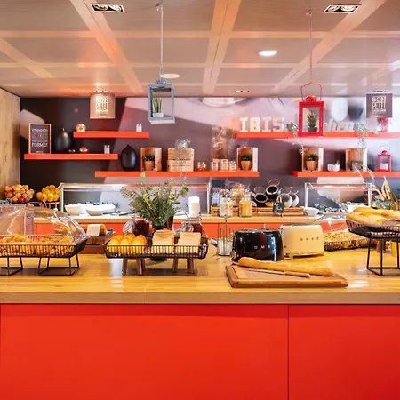 Hotel Ibis Centre Nations 3*