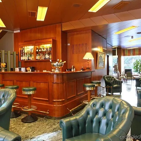 Hotel Ibis Centre Nations 3*