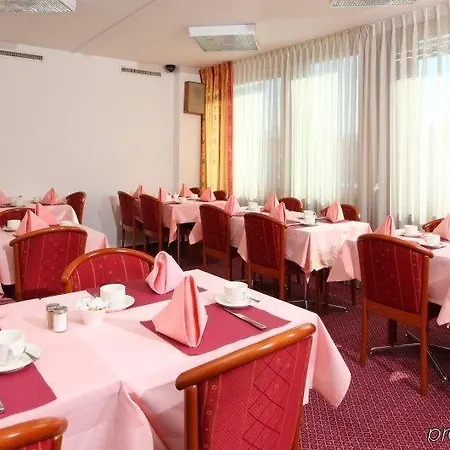 Hotel Ibis Centre Nations 3*
