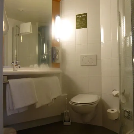 Ibis Centre Nations Hotel 3*