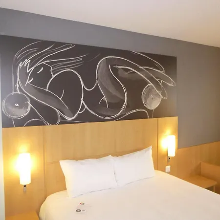 Ibis Centre Nations 3*